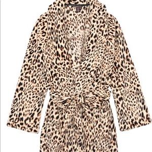 Victoria Secret logo short cozy robe. Size xs/s
